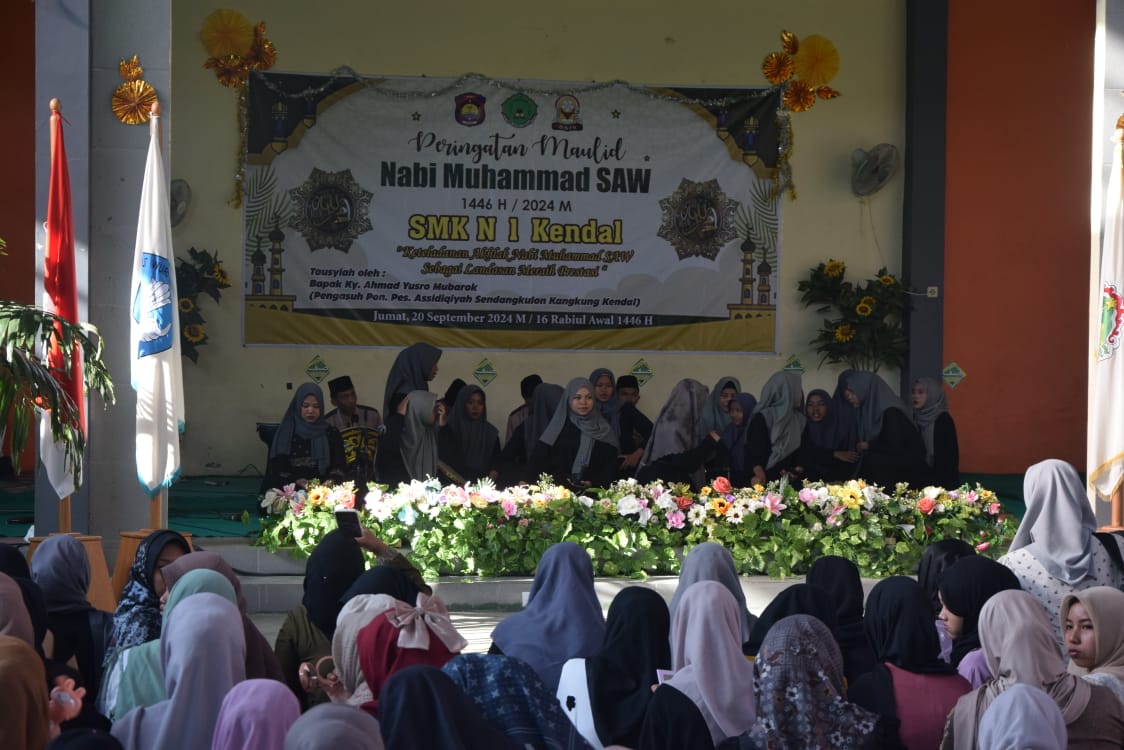 Peringatan Maulid Nabi Muhammad 1446 Hijriah di SMK N 1 Kendal