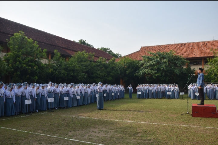 Upacara Peringatan Hari Kesaktian Pancasila di SMK Negeri 1 Kendal