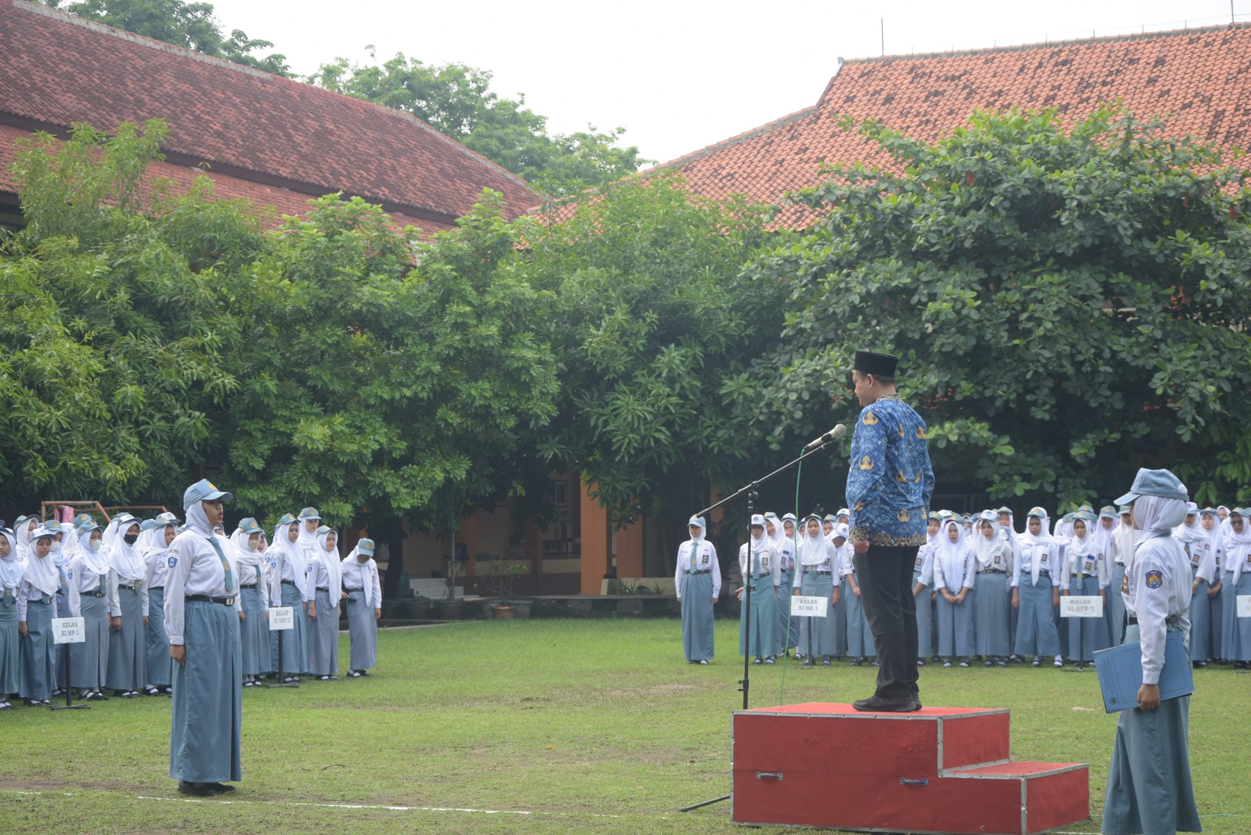 Merajut Asa Negeri, Siswa SMK Negeri 1 Kendal Gelar Upacara Hari Pahlawan