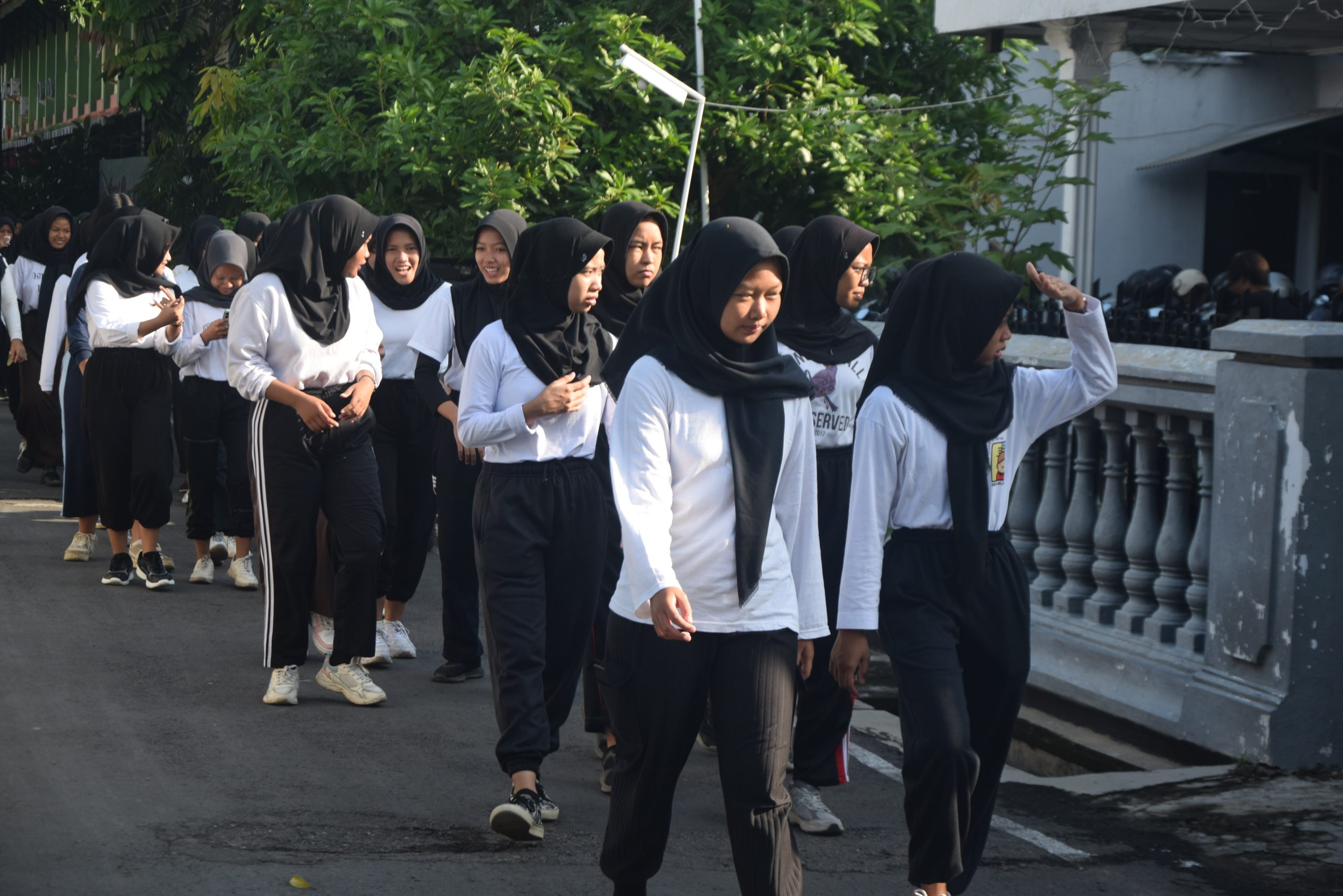 Pembiasaan Jumat Sehat dan Bersih Semarakkan SMK N 1 Kendal