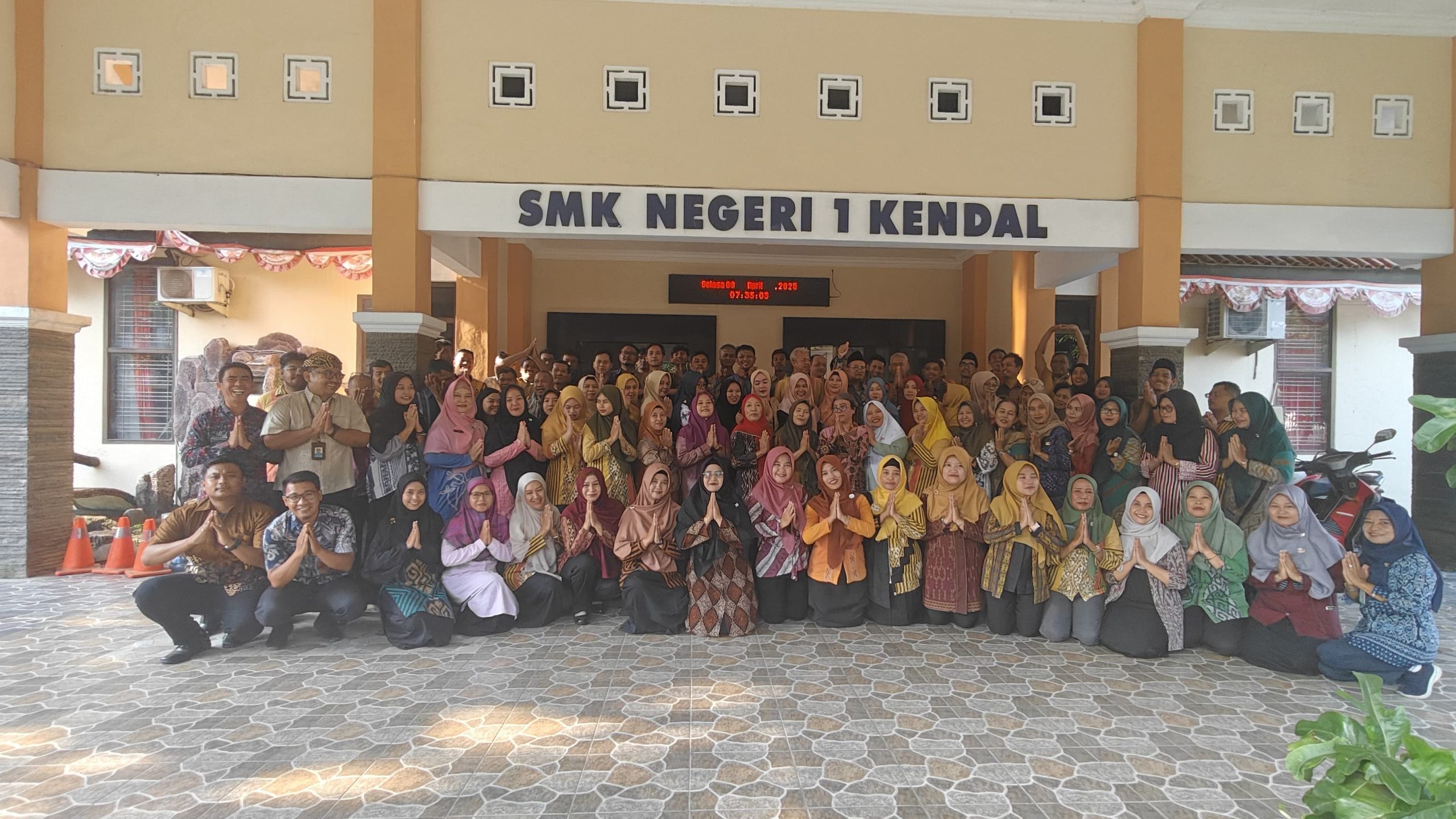 Halal Bi Halal Keluarga Besar SMK Negeri 1 Kendal